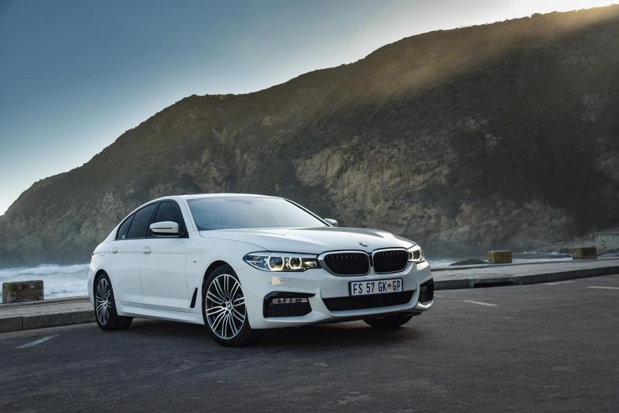  BMW 520d Sedan M Sport 2017 года  (ZA) (фото 13 из 23)